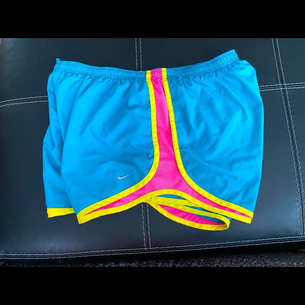 Women’s Nike shorts!!